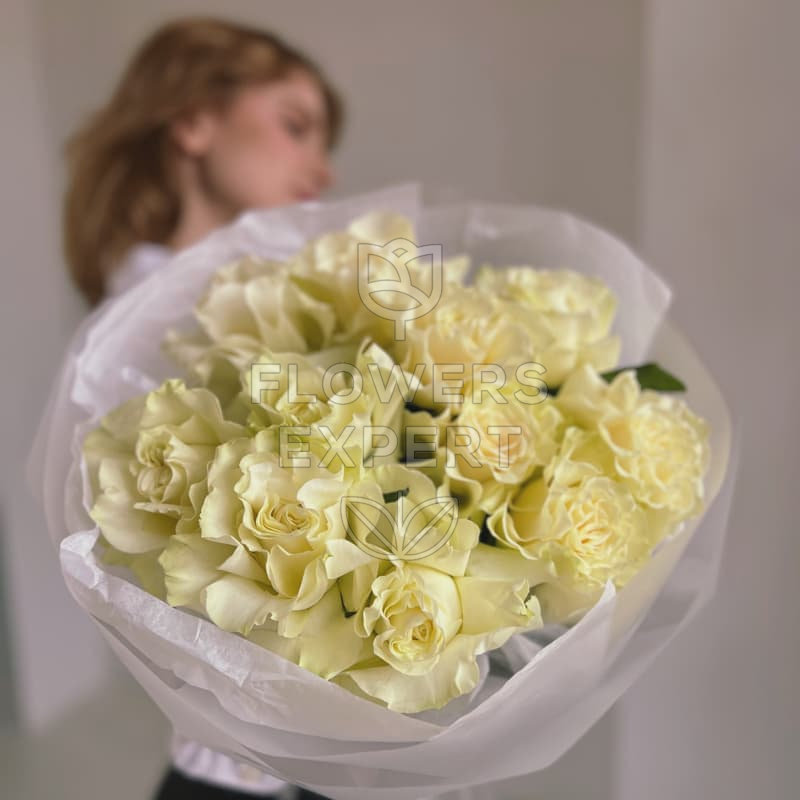 Букет из 11 французских роз "WHITE MONDIAL"