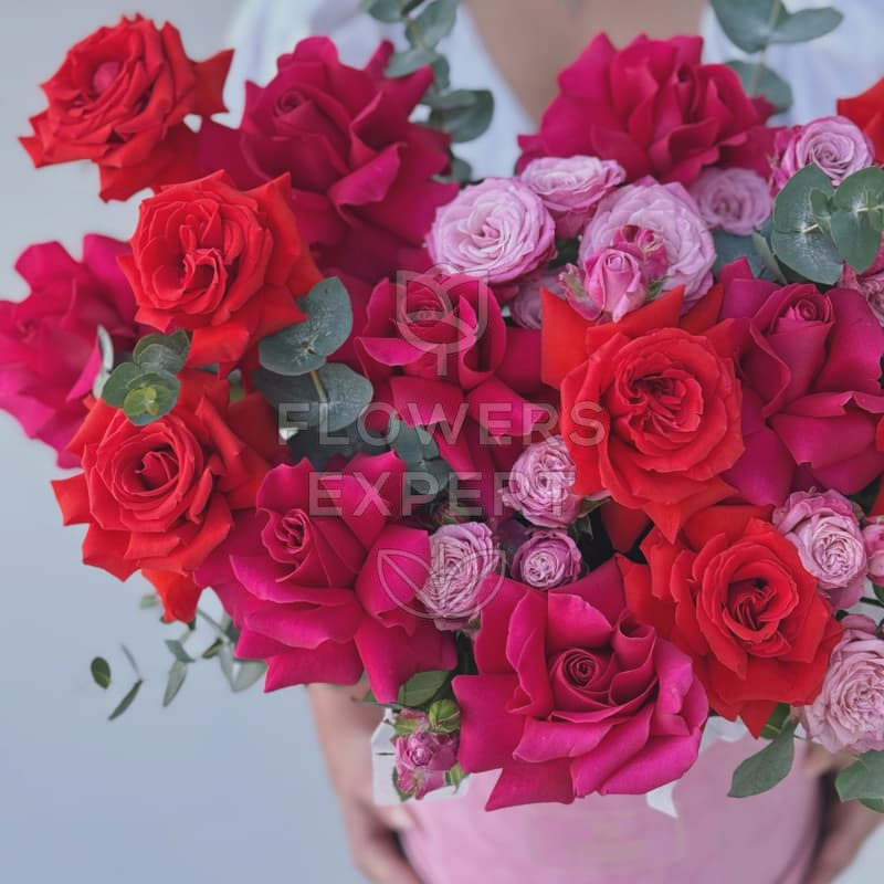 Бархатная коробка с французскими розами "FLIRT"