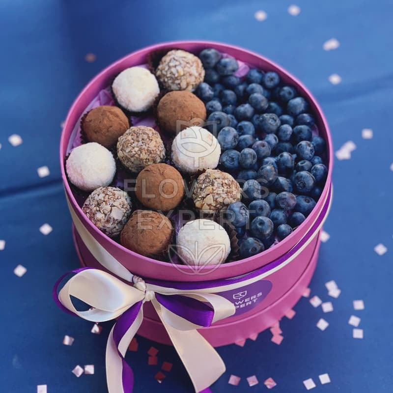 Коробочка с трюфелями и голубикой  "TRUFBERRY"