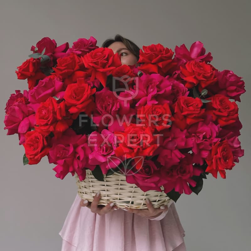 Корзина из 51 французской розы "NINA & PINK FLOYD"