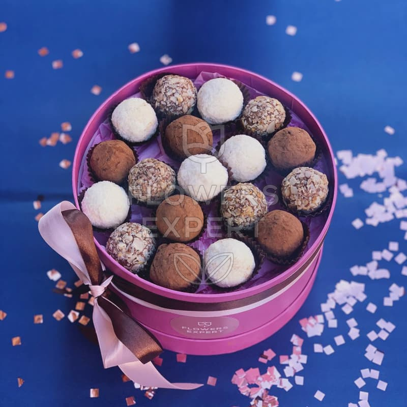 Коробочка с 18 трюфелями "TRUFFLES"