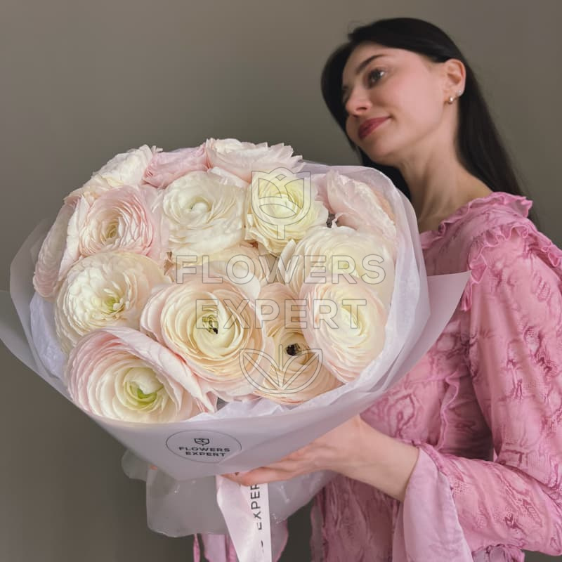Букет из 15 ранункулюсов "BISQUE"