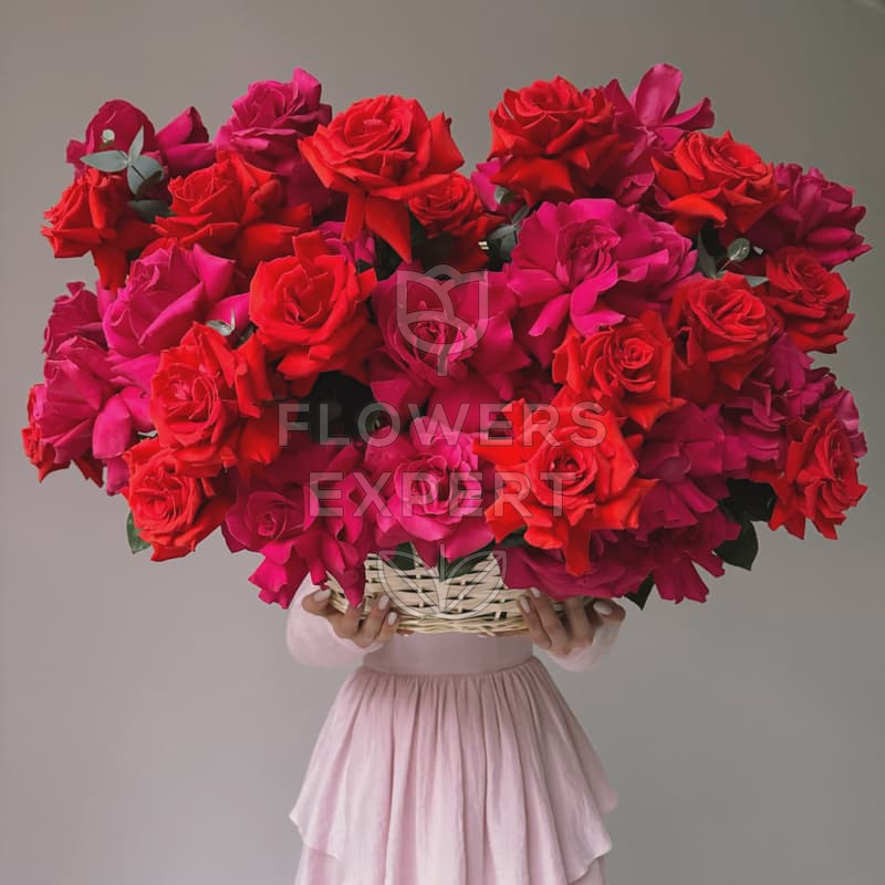 Корзина из 51 французской розы "NINA & PINK FLOYD"