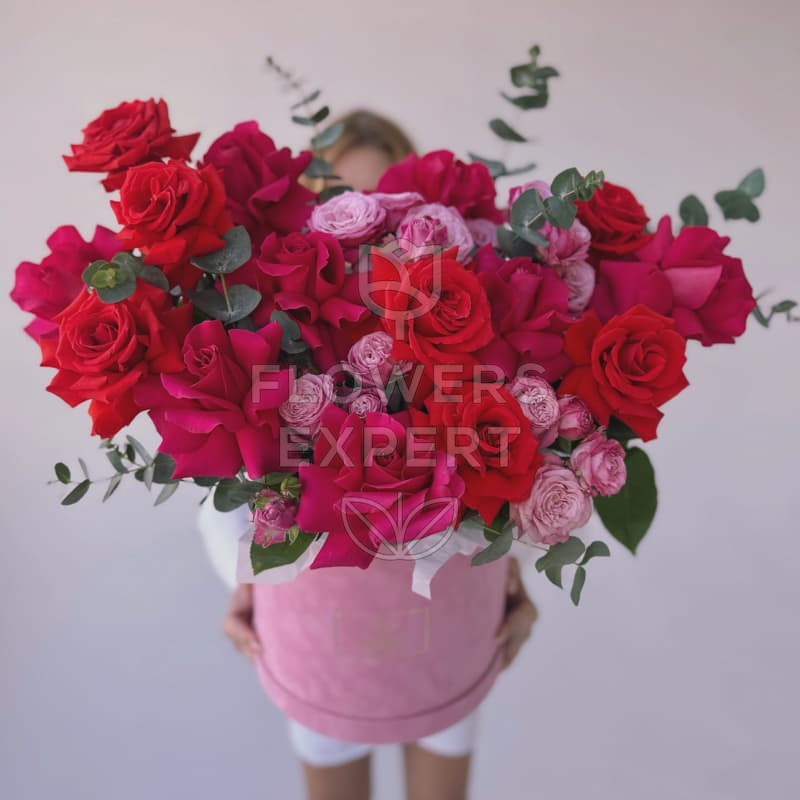 Бархатная коробка с французскими розами "FLIRT"