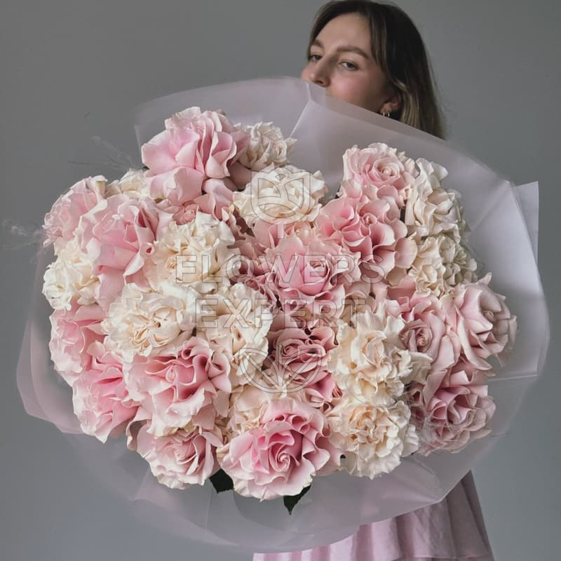 Букет из 35 французских роз "PINK MONDIAL & COTTON X-PRESSION"