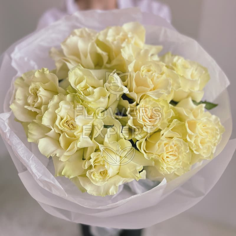 Букет из 11 французских роз "WHITE MONDIAL"