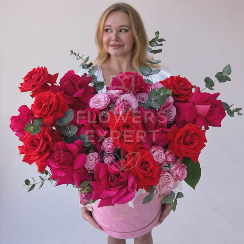 Бархатная коробка с французскими розами "FLIRT"