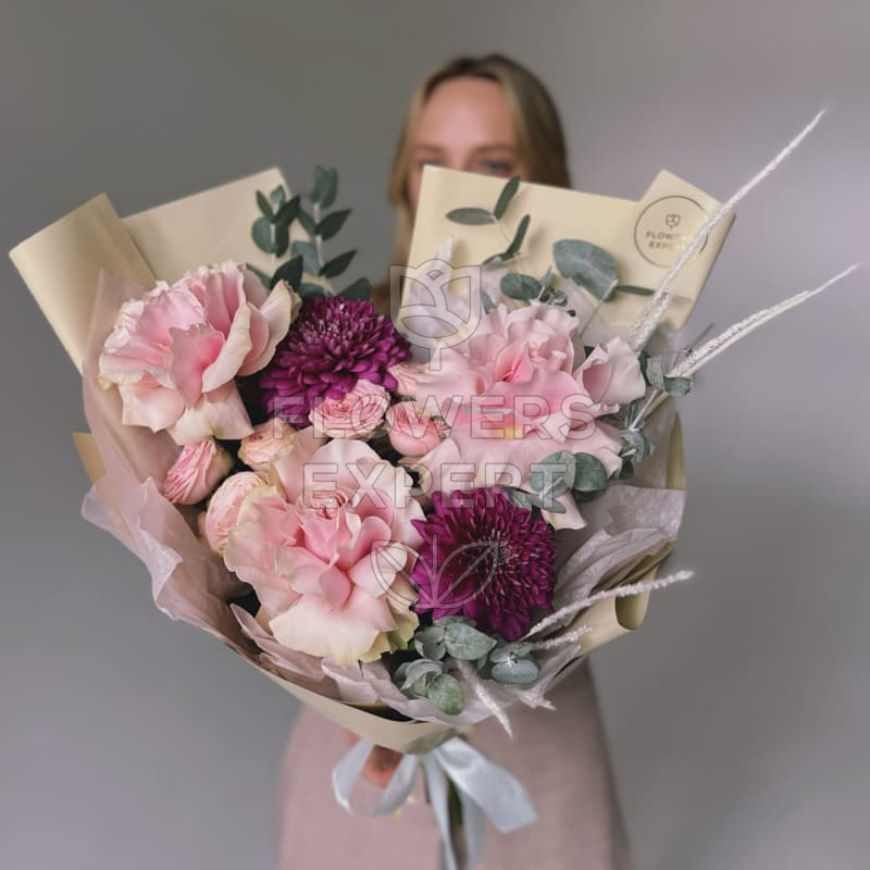 Букет c французскими розами и хризантемами "CRIMSON"