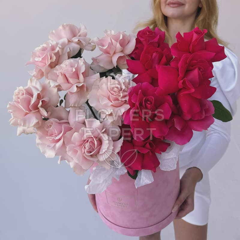 Бархатная коробка из 15 французских роз "CHA CHA"