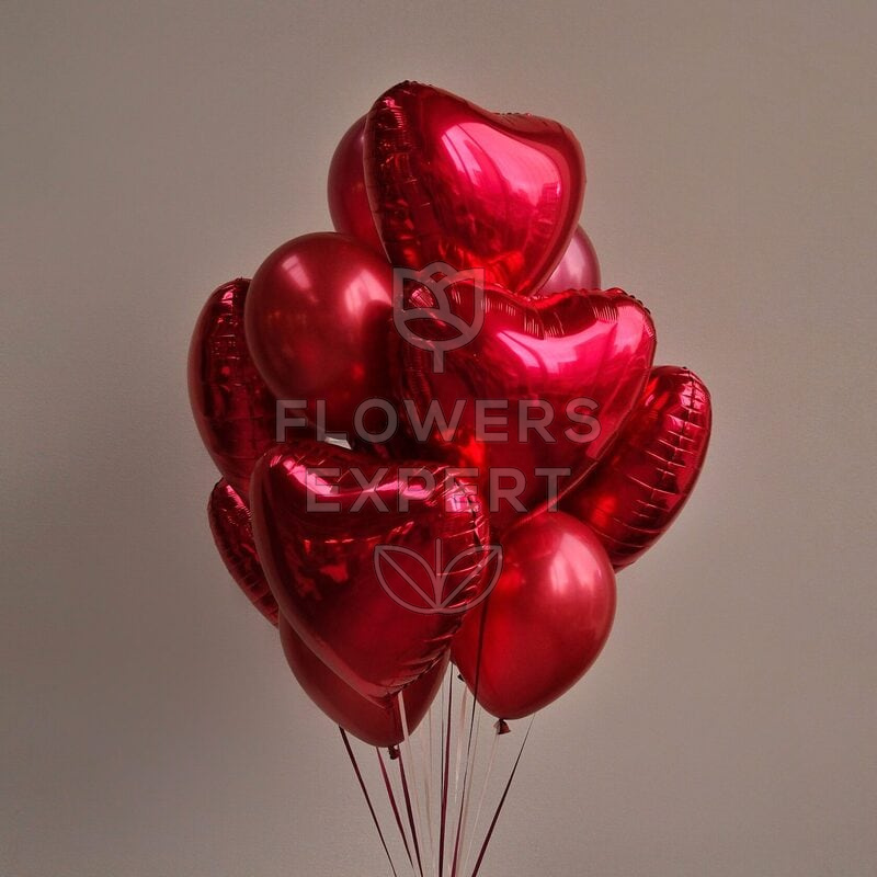 Набор из 5 простых и 7 фольгированных шаров в виде сердца "RED!"