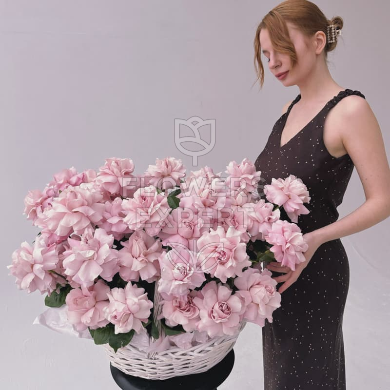 Корзина из 51 французской розы "ELLE"