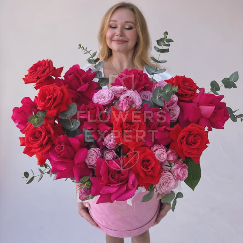 Бархатная коробка с французскими розами "FLIRT"