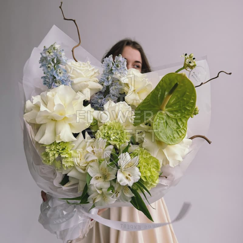 Садовый букет с антуриумом и дельфиниумом "GARDEN #25"