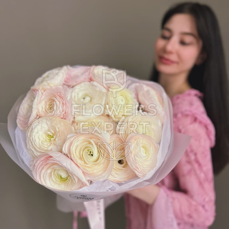 Букет из 15 ранункулюсов "BISQUE"