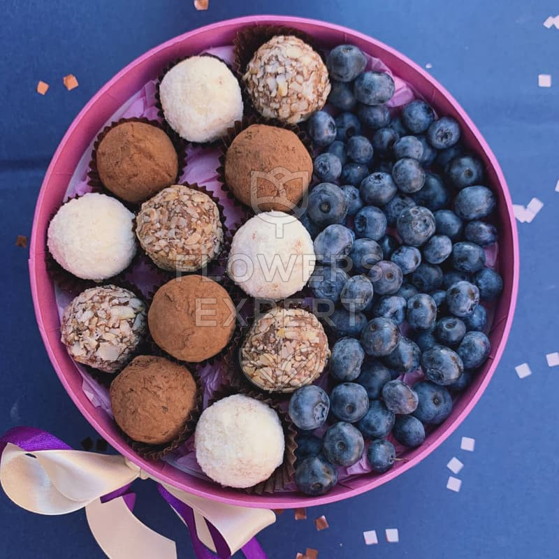 Коробочка с трюфелями и голубикой  "TRUFBERRY"