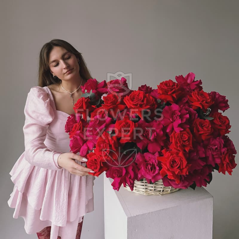Корзина из 51 французской розы "NINA & PINK FLOYD"