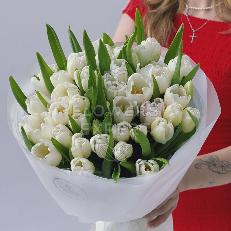 Букет из 51 белого тюльпана "WHITE PRINCE"
