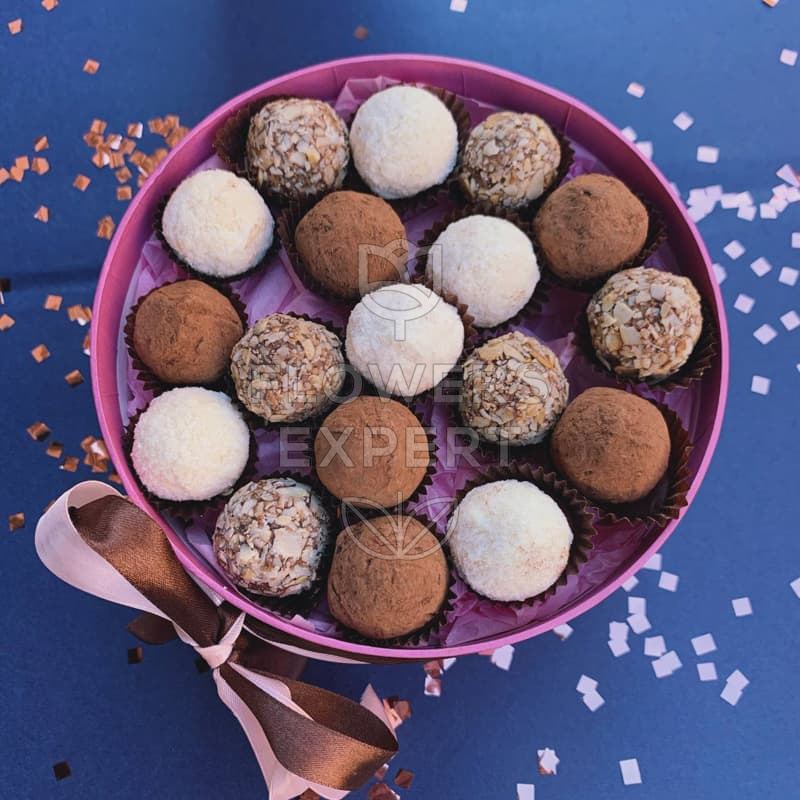 Коробочка с 18 трюфелями "TRUFFLES"