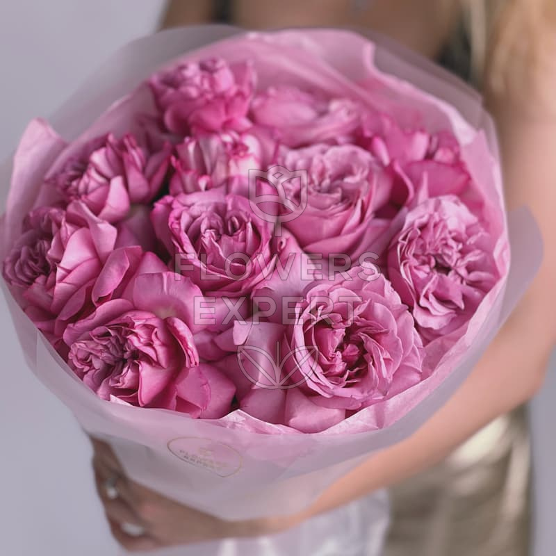 Букет из 11 пионовидных роз "QUEENS CROWN"