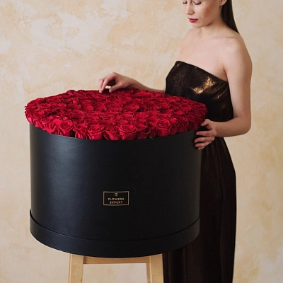 Шляпная коробка из 101 розы "UNFORGETTABLE"