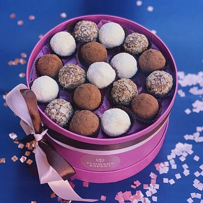 Коробочка с 18 трюфелями "TRUFFLES"