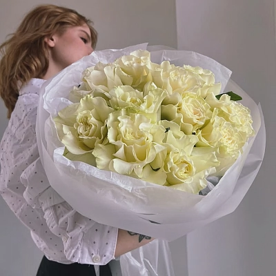 Букет из 11 французских роз "WHITE MONDIAL"