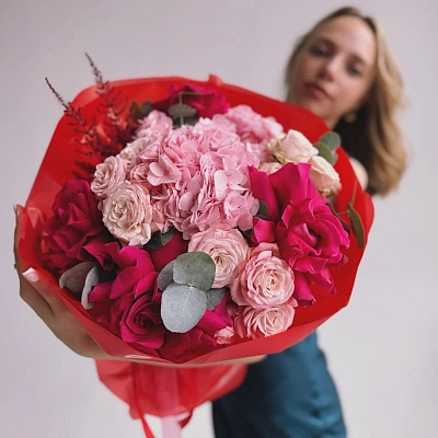 Букет с гортензией "MAGMA"