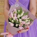 Только тюльпаны