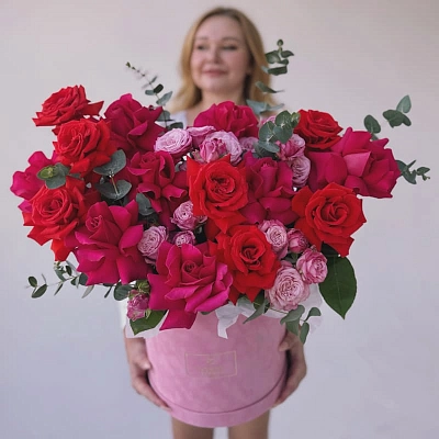 Бархатная коробка с французскими розами "FLIRT"