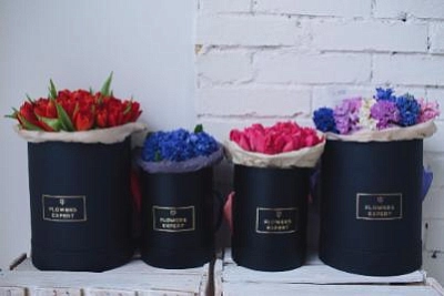 Цветы в коробках - красиво и удобно